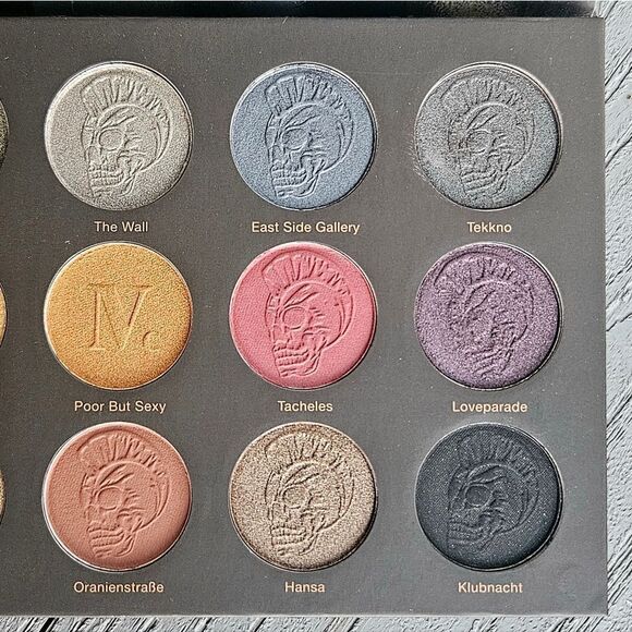 NOMAD COSMETICS x BERLIN UNDERGROUND LIMITED EDITION EYESHADOW PALETTE - Picture 4 of 12